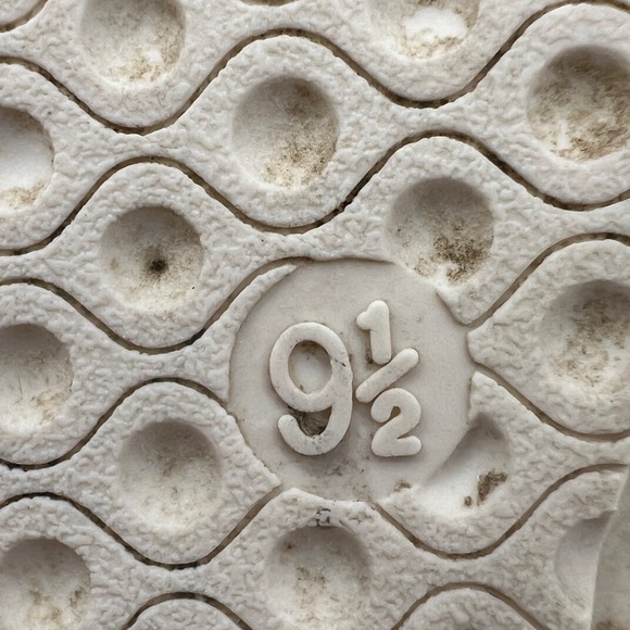 Material Girl Green Camouflage Slip On Platform Sneakers Size 9 1/2 Women’s - Picture 4 of 9